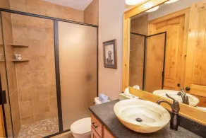 Mountainside Cabin in Luxury Community - Image 4