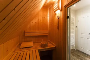 Thatched House by Bodden Lagoon With Sauna - Image 2
