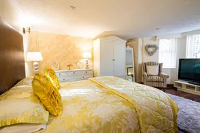 Barford House - Self-Catering Garden Apartment - Image 3