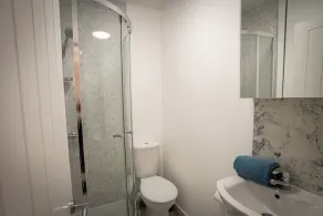Beckbury House close to the City, 7 mins from QE and Royal Othopedic Hospital, Bham University - Image 5