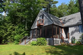 Waterfront home sleeping 10 located on Cummings Cove on Lake Winnipesaukee - Image 4