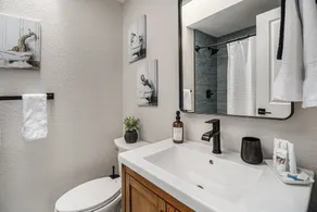 6-bedroom Retreat - Game + Movie Room - Fire Pit - 15 min to Denver + Boulder - Image 4