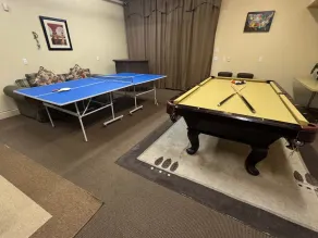 Casa Bella - Game Room, Pool Table, Ping Pong, Fenced Yard - Image 2