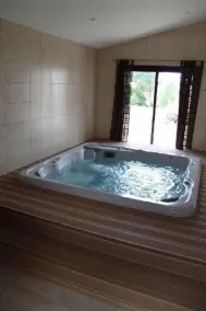 Charmig stuga med privat inomhusspa och pool mellan havet och Puy du Fou - Image 2