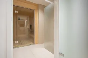 Spacious Apartment | Gym, Sauna and Parking - Image 5