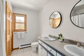 NEW! Gorgeous spacious family escape with Pool & Mountain views - Image 5