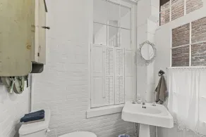 Beautiful and spacious 3BR historic home centrally located in downtown, Madison. - Image 5