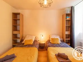 Charming Riverside Home in UNESCO Heritage Village with Modern Amenities & Near Angers - Image 5