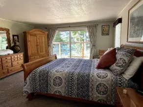 Private One-Acre Woahink Lake View Retreat, Hot Tub & Dock Access - Image 3