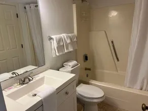 510 Surfmaster 2 Bedroom Condo by RedAwning - Image 3