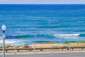 Sunset Cliffs Ocean View Home, One House from Ocean with New AC throughout - Image 3
