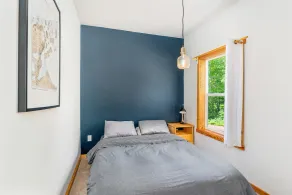 Modern Cabin on a River Bluff - Image 4