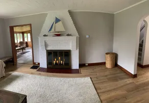 Breezy Cliff - Beautiful Lake Front House - 5+ BRs/3 sitting rooms/sauna/yoga - Image 2
