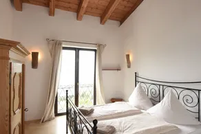 Exclusivo apartamento con impresionantes vistas al lago y solárium. - Image 3