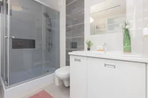 Appartement spacieux | 2 chambres, balcon, à proximité du métro - Image 3
