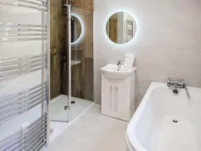 4 bedroom accommodation in Corton, near Lowestoft - Image 3