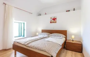 Beautiful Home In Otok - Image 5