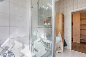 Comfortable and lovely one-room apartment with balcony, mountain view and Wi-Fi - Image 3