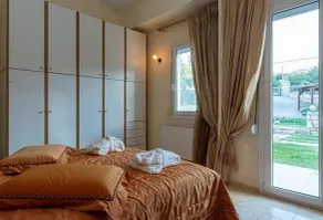 Rafkos Warm Senses Apartment - Image 4
