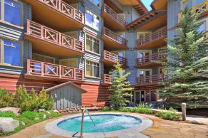 Modern Hotel Room in Center Village. TM225A - Image 2