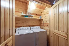 Trail's End: Sleeps 4, Creekside, Hot tub, Pet Friendly, Wi-Fi - Image 2