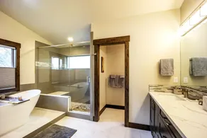 You'll Love This New Luxury Mountain Modern Getaway - New Sauna + Close to Town - Image 3