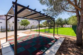 Private complex in Vale do Lobo with a soccer field that can accommodate 51 people - Image 3