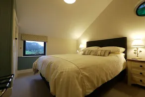 Barn Style Conversion With Lovely Open Rural Views - Image 4