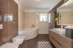 New beautiful Villa! Large private pool in a secluded garden, 6 bedrooms - Image 4