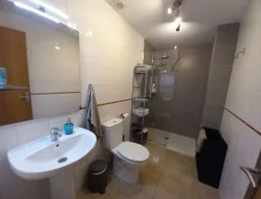 Modern house with 2 bedrooms near the beach - Image 4