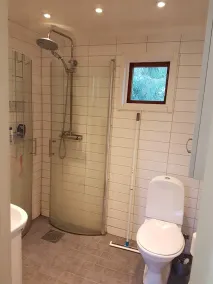Maison d'hôtes confortable située à Ingarö, dans l'archipel de Stockholm. Petit-déjeuner / vélo / canoë .. - Image 4
