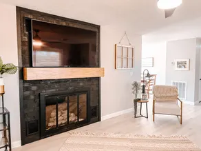 Lakefront retreat, perfect for Alabama or Mississippi State games. - Image 2