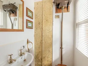 Sympathetically stunning restored property. - Image 3
