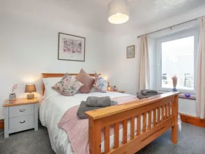 A beautiful 3 bedroom Cornish Cottage & wood stove - Image 2