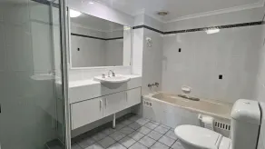 Beachview Apartment 1 - Bring your own linen - Image 4