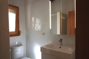 Rymlig villa med pool - Image 4