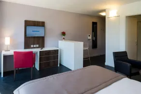 Séjour Moderne 100m du Centre|Wi-Fi+Parking Inclus - Image 5