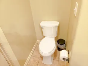 Town home in a gated community!!Spacious 1100sqft - Image 3