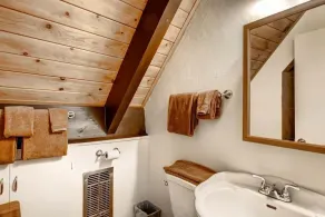 Perché au sommet des Pins de Yosemite, plaisir et détente vous attendent dans ce duplex rustique ... - Image 3