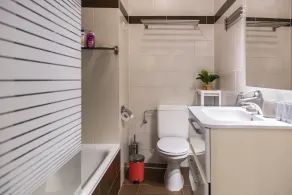 Center Design Residence - Image 4