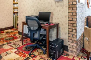 Quality Inn - Image 3