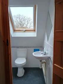 Cosy studio apartment views, walks from the doorstep. Newly redecorated for 2026 - Image 2