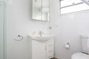 Bronte Beach Coastal Apartment with Ocean View - Image 2
