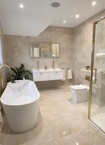 Rochester Retreat, Spacious 5 Bedroom House - Image 3