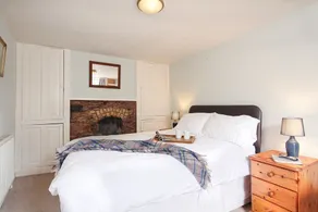 Eventide - Three Bedroom Cottage, Sleeps 5 - Image 4
