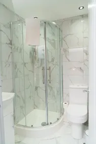 Modern Studio Apartment near Leeds City Centre  - sleep 3 people - Image 3
