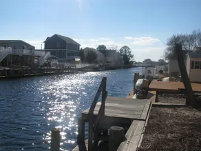 Super cute!! Waterfront Lagoon in Beach Haven West! - Image 2