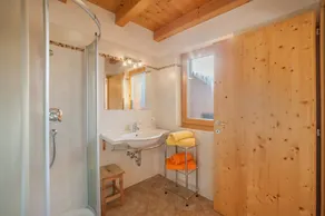 Ferienwohnung \"Tonigbauernhof Enzian\" mit Bergblick, Balkon & WLAN - Image 2