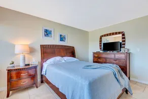 Luxurious Living Steps to Lido Beach & Walking Distance to St. Armands Circle - Image 5
