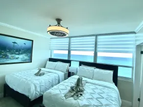 Beautiful direct ocean front one bedroom condo, just remodeled, free parking  - Image 5